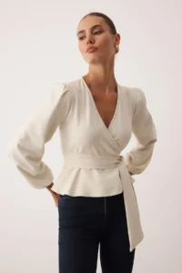 TRENDYOLMİLLA Ecru Double breasted Binding Detailed Weaving Weaving Blouse - Image 2