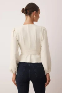 TRENDYOLMİLLA Ecru Double breasted Binding Detailed Weaving Weaving Blouse - Image 4