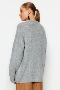 TRENDYOLMİLLA Light Gray Wide Pattern Soft textured Basic Knitwear Sweater - Image 5