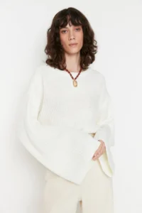 TRENDYOLMİLLA Ecru Crop Wide Pattern Spanish Arm Knitwear Sweater - Image 2