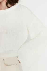 TRENDYOLMİLLA Ecru Crop Wide Pattern Spanish Arm Knitwear Sweater - Image 4
