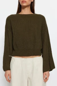 TRENDYOLMİLLA Khaki Crop Wide Pattern Spanish Arm Knitwear Sweater - Image 4