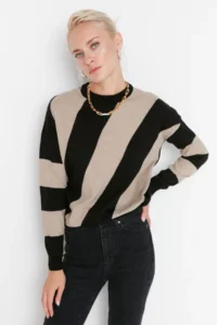 TRENDYOLMİLLA Camel Color Bloklu Crew Neck Knitwear Sweater - Image 2