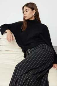 TRENDYOLMİLLA Black Soft textured Wide Pattern Knitwear Sweater - Image 5
