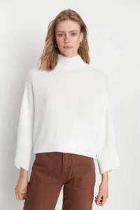 TRENDYOLMİLLA Ecru Soft textured Wide Pattern Knitwear Sweater - Image 3