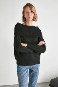 TRENDYOLMİLLA Black Soft textured Carmen Collar Knitwear Sweater - Image 3