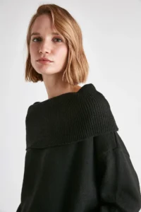 TRENDYOLMİLLA Black Soft textured Carmen Collar Knitwear Sweater - Image 4