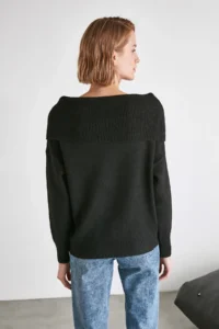 TRENDYOLMİLLA Black Soft textured Carmen Collar Knitwear Sweater - Image 5
