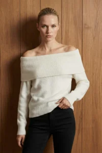 TRENDYOLMİLLA Ecru Soft textured Carmen Collar Knitwear Sweater