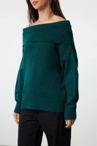 TRENDYOLMİLLA Emerald Green Soft textured Carmen Collar Knitwear Sweater - Image 4