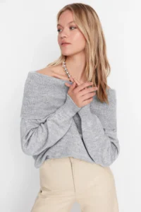 TRENDYOLMİLLA Gray Soft textured Carmen Collar Knitwear Sweater