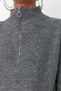 TRENDYOLMİLLA Anthracite Couple Soft textured Zippered Knitwear Sweater TWOAW20xs0009 - Image 5