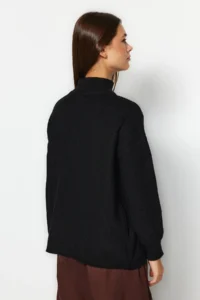 TRENDYOLMİLLA Black Soft textured Zippered Knitwear Sweater TWOAW20xs0009 - Image 5
