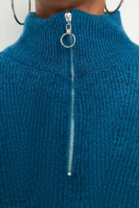 TRENDYOLMİLLA BLUE Soft textured Zippered Knitwear Sweater TWOAW20xs0009 - Image 4