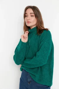 TRENDYOLMİLLA Green Soft textured Zippered Knitwear Sweater TWOAW20xs0009