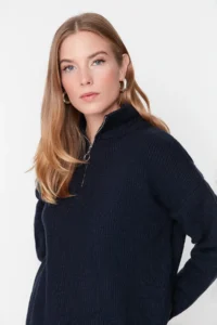 TRENDYOLMİLLA NAVY BLUE Couple Soft textured Zippered Knitwear Sweater TWOAW20xs0009