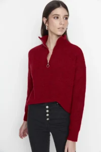 TRENDYOLMİLLA Red Soft textured Zippered Knitwear Sweater TWOAW20xs0009