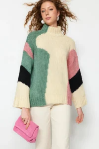 TRENDYOLMİLLA Beige Soft textured Color Blocked Wide Pattern Knitwear Sweater TWOAW20xs0047