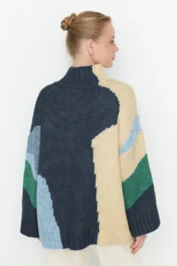 TRENDYOLMİLLA BLUE Soft textured Color Blocked Wide Pattern Knitwear Sweater TWOAW20xs0047 - Image 10