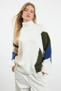 TRENDYOLMİLLA Ecru Soft textured Color Blocked Wide Pattern Knitwear Sweater TWOAW20xs0047 - Image 2