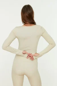 TRENDYOLMİLLA Stone Crop Window/Cut Out and Thumb Hole Detailed Knitting Sports Top/Blouse - Image 5