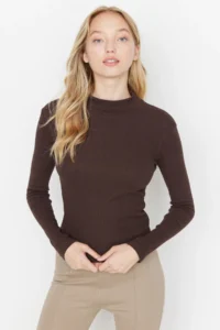 TRENDYOLMİLLA Brown Fitted High Neck Long Sleeve Ribbed Flexible Knitting Blouse - Image 4