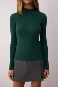 TRENDYOLMİLLA Emerald Fitted High Neck Long Sleeve Ribbed Flexible Knitting Blouse - Image 3