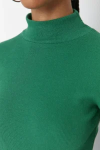 TRENDYOLMİLLA Emerald Fitted High Neck Long Sleeve Ribbed Flexible Knitting Blouse - Image 8
