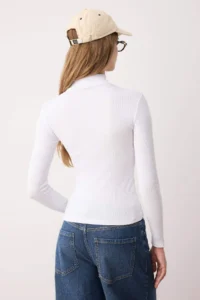 TRENDYOLMİLLA WHITE Fitted High Neck Long Sleeve Ribbed Flexible Knitting Blouse - Image 4