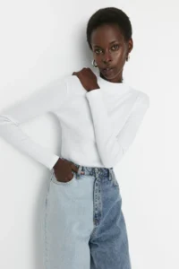 TRENDYOLMİLLA WHITE Fitted High Neck Long Sleeve Ribbed Flexible Knitting Blouse - Image 7