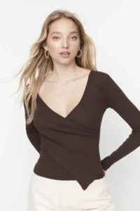 TRENDYOLMİLLA Dark Brown Fitted Double breasted Collar Long Sleeve Ribbed Flexible Knitting Blouse