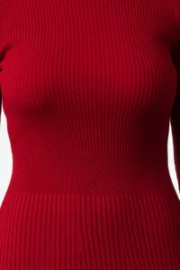 TRENDYOLMİLLA Red Midi Knitwear Crew Neck Dress - Image 3