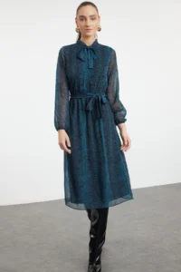 TRENDYOLMİLLA Emerald Green Snake Patterned skater/Waist Flared Midi Weaving Siphon Dress