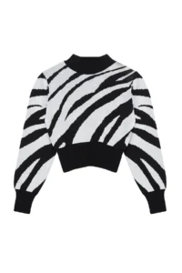TRENDYOLMİLLA Black Zebra Patterned Crop Knitwear Sweater - Image 6