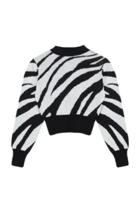 TRENDYOLMİLLA Black Zebra Patterned Crop Knitwear Sweater - Image 7