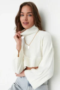 TRENDYOLMİLLA Ecru Super Crop Basic Knitwear Sweater - Image 2