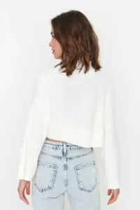 TRENDYOLMİLLA Ecru Super Crop Basic Knitwear Sweater - Image 5