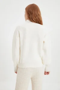 TRENDYOLMİLLA Ecru Soft textured Basic Knitwear Sweater - Image 4