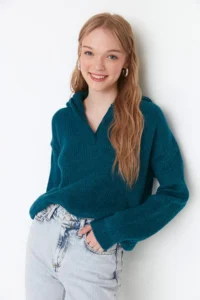 TRENDYOLMİLLA Green Soft textured Hooded Knitwear Sweater