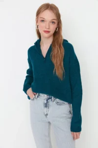 TRENDYOLMİLLA Green Soft textured Hooded Knitwear Sweater - Image 3