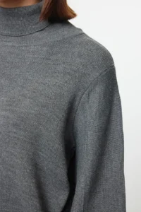 TRENDYOLMİLLA Anthracite Basic Turtleneck Knitwear Sweater - Image 4