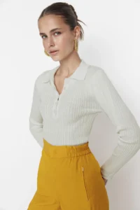 TRENDYOLMİLLA Ecru Mercerized Look Polo Shirt Collar Ribbed Knitwear Sweater - Image 3