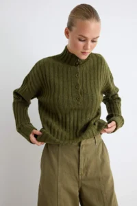 TRENDYOLMİLLA Khaki Wide Pattern Soft textured High Neck Knitwear Sweater
