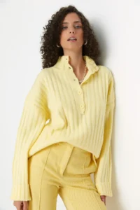 TRENDYOLMİLLA Yellow Wide Pattern Soft textured High Neck Knitwear Sweater