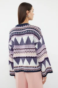 TRENDYOLMİLLA NAVY BLUE Wide Pattern Crew Neck Knitwear Sweater - Image 5