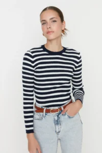 TRENDYOLMİLLA NAVY BLUE Basic Striped Knitwear Sweater - Image 2