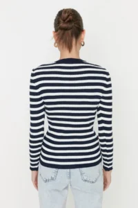 TRENDYOLMİLLA NAVY BLUE Basic Striped Knitwear Sweater - Image 5