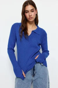 TRENDYOLMİLLA Saks BLUE Sleeve Ucu Detailed Polo Shirt Collar Knitwear Sweater - Image 2