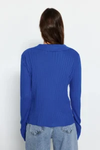 TRENDYOLMİLLA Saks BLUE Sleeve Ucu Detailed Polo Shirt Collar Knitwear Sweater - Image 5