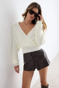 TRENDYOLMİLLA Ecru Double breasted Balloon Sleeve Crop Knitwear Sweater - Image 2
